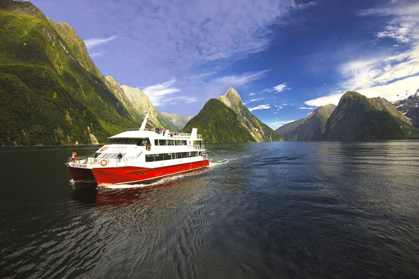 Milford Sound Fly-Nature Cruise-Fly Half Day Tour 