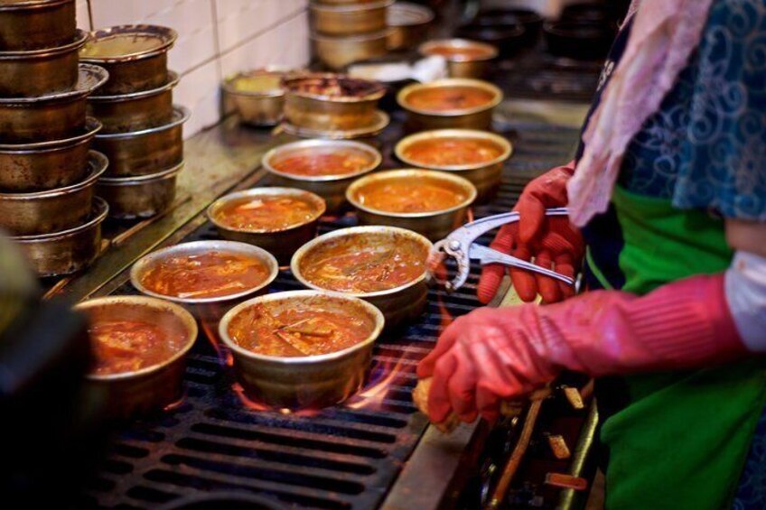 Yes, fish alley makes wonderful food. We bring you to small alley only an sell fish, fish, and fish.