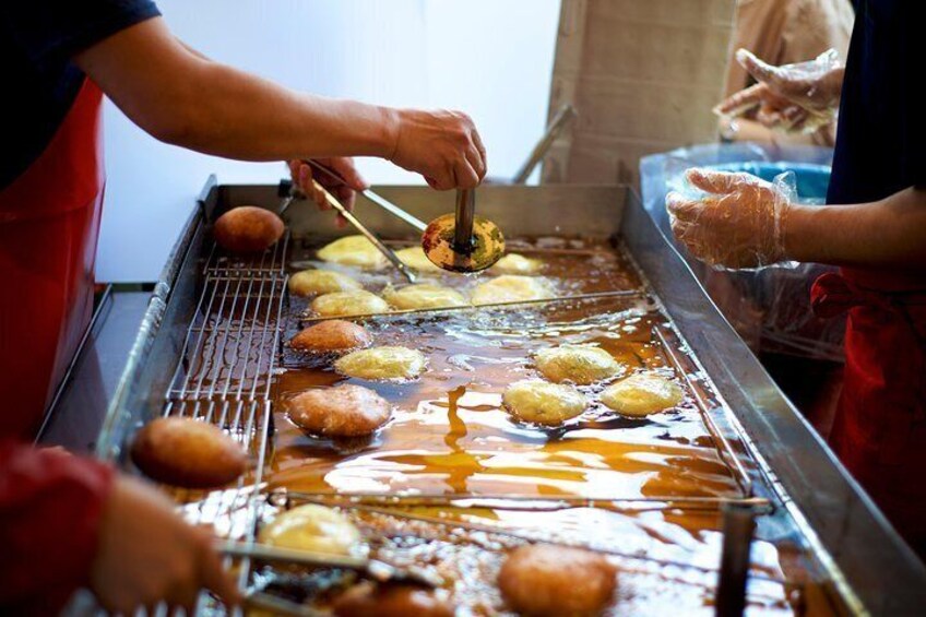 Do you know who's the first people to make legendary pancake with savoury ingredient in Korea? We bring you to the origina people not to copycat.