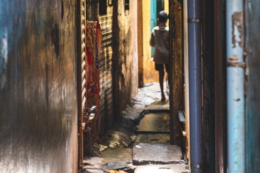 Private Dharavi Slum Tour + Pottery Activity + Local House Visit