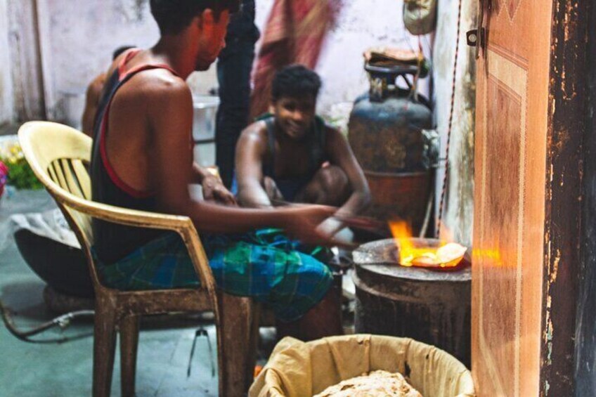 Private Dharavi Slum Tour + Pottery Activity + Local House Visit