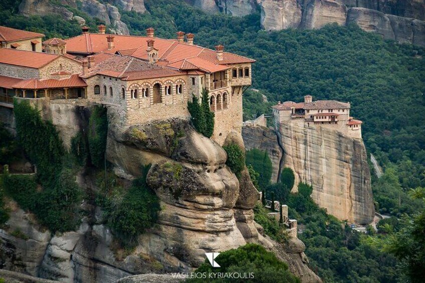 Hiking Tour to Meteora from Kalambaka - Local Agency