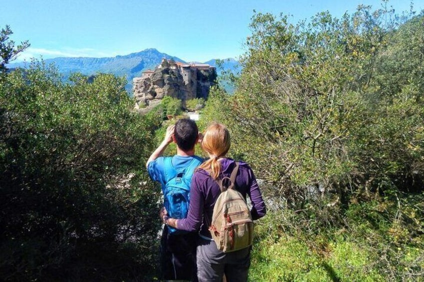 Hiking Tour to Meteora from Kalambaka - Local Agency