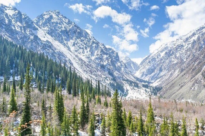 Day tour Ala-Archa National Park + Bishkek City Tour + Dinner with Kyrgyz Family