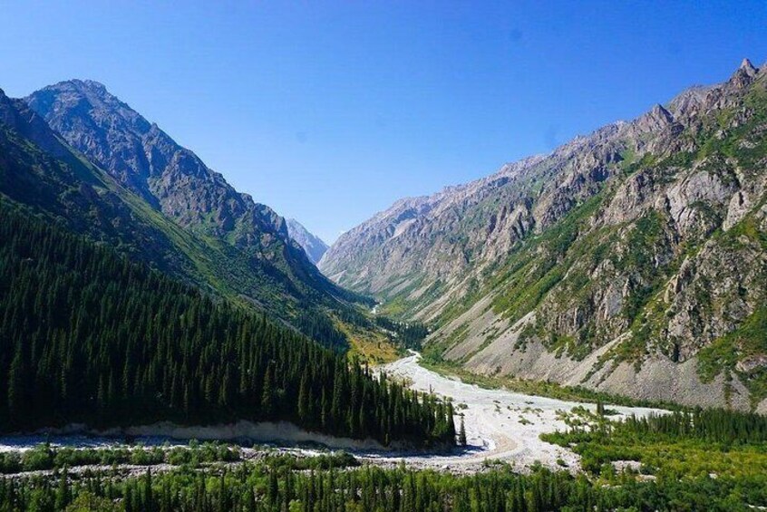 Day tour Ala-Archa National Park + Bishkek City Tour + Dinner with Kyrgyz Family