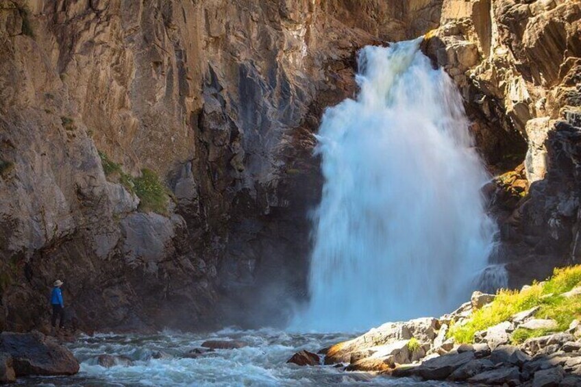 Waterfall coming from Song-Kol lake