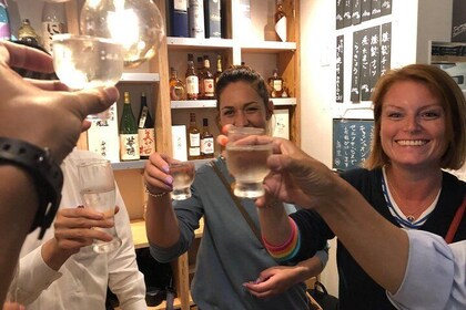 Hiroshima: Local Favorites Private Night Food Tour