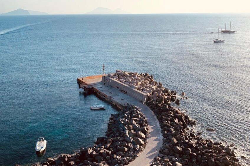 Sciara del Fuoco from the sea with an aperitivo to Ginostra, boat tour