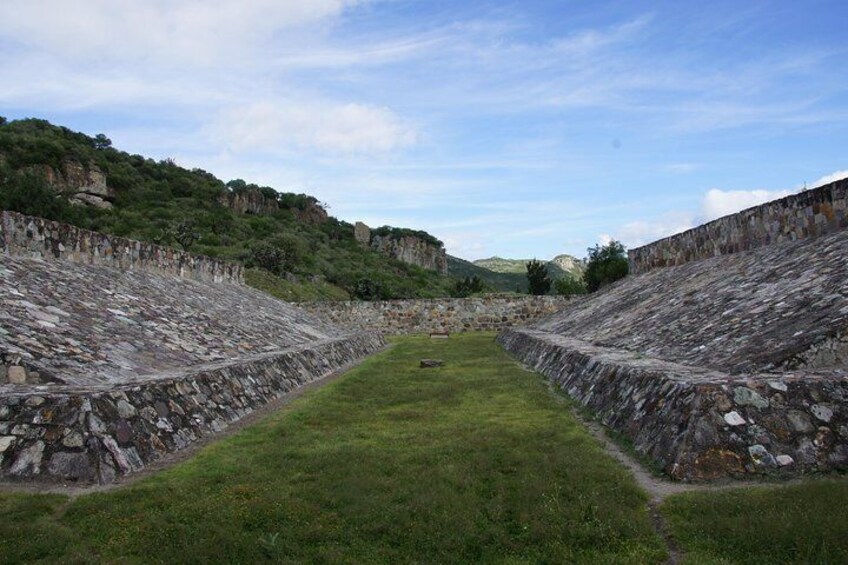 Enjoy all Pyramids of Oaxaca in Private Day Tour: Monte Alban, Mitla, Dainzú