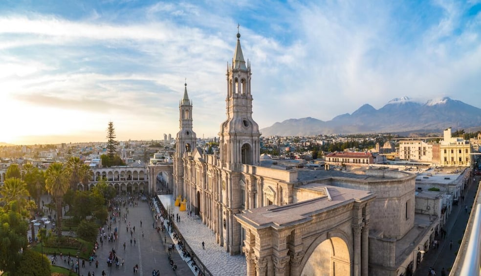 Arequipa Walking Tour and Santa Catalina Monastery