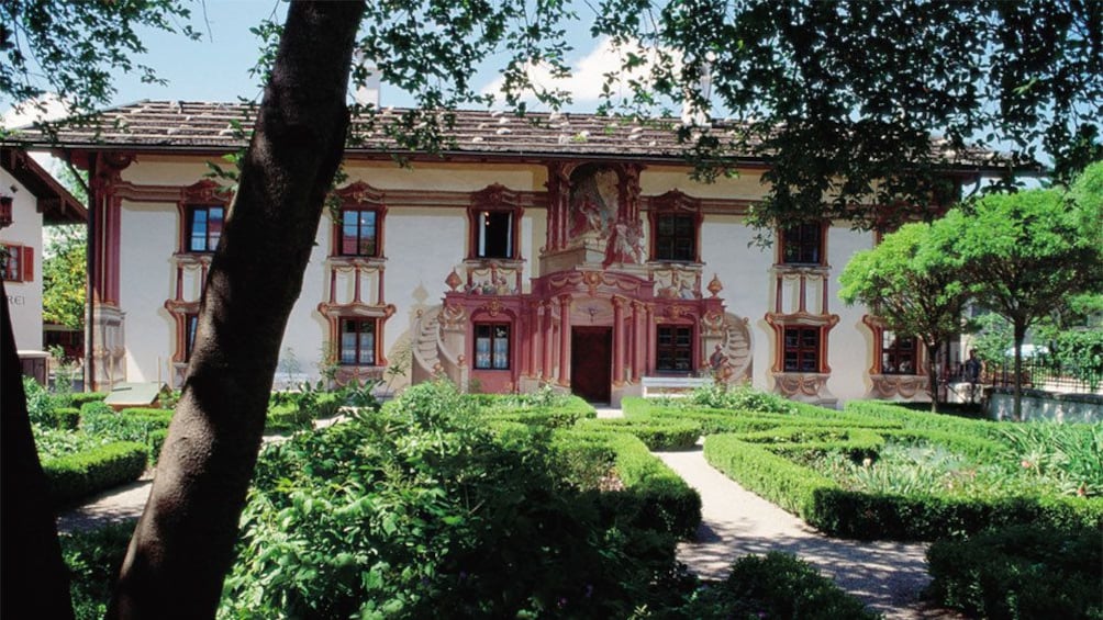 Building seen on the Neuschwanstein and Linderhof Premium Tour