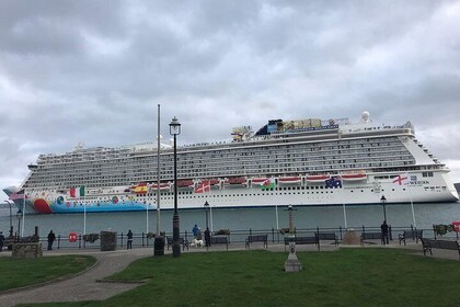(Small Group) Shore Tour from Belfast: Giant's Causeway and Belfast Day Tri...