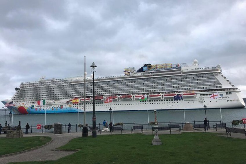 (Small Group) Shore Tour from Belfast: Giant's Causeway and Belfast Day Trip