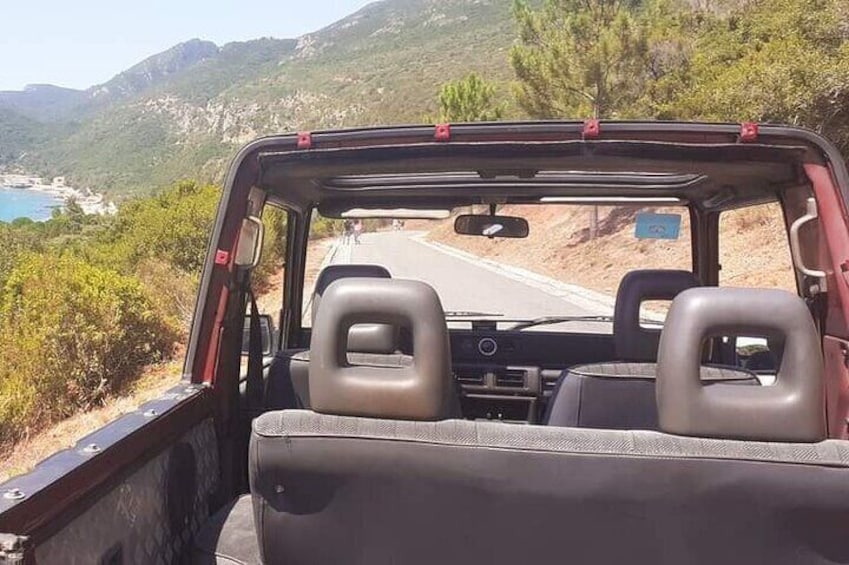 From Lisbon:Arrabida Private Jeep Tour 4X4 to the most beautiful beach of Europe