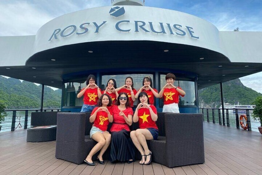 Rosy Cruise - Best Halong Bay Luxury 5 Star Cruise (2D1N)