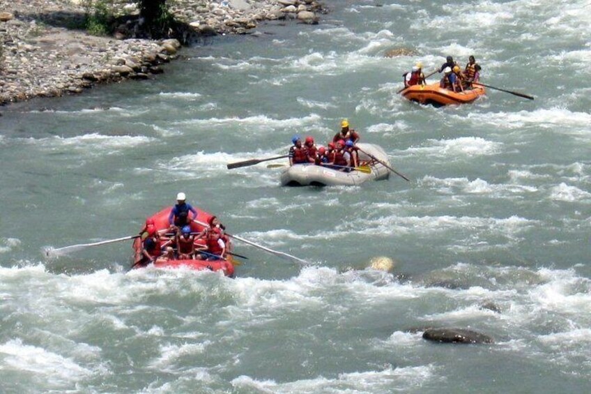 Join River Rafting Experience near Manali