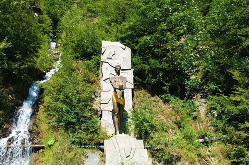 Private Tour to Vardzia from Tbilisi with Rabati Castle, Borjomi Park & Lunch