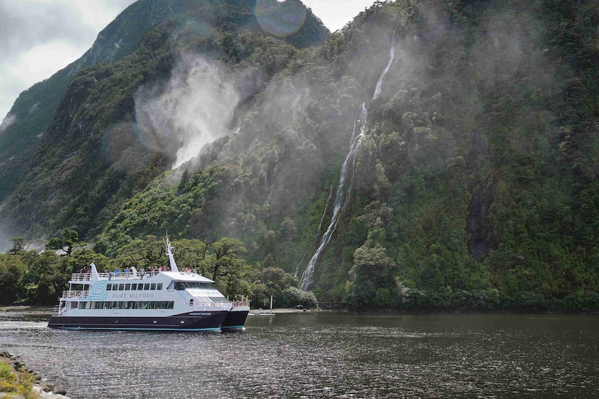 1 hour 45 minute Milford Sound Cruise