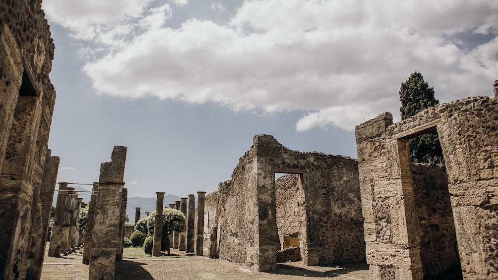 Small-Group Skip-the-Line to Pompeii with Amalfi Coast Tour