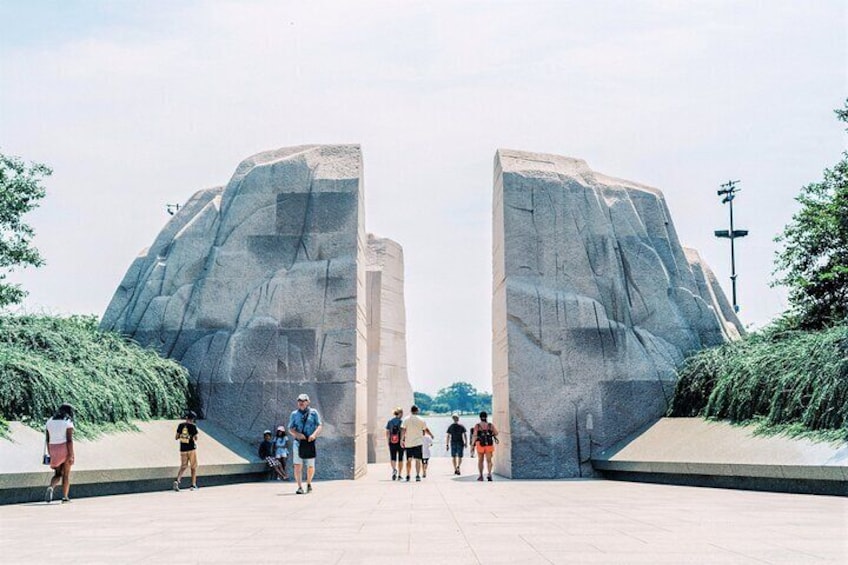 DC Full-Day Monuments Tour with 10+ Stops and River Cruise or Jefferson Memorial