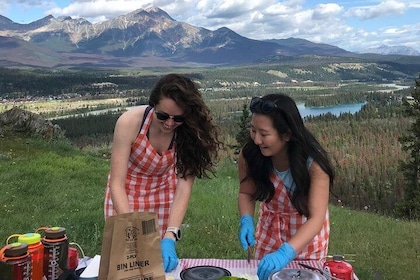 Peak Nic - A hike and an outdoor cooking lesson