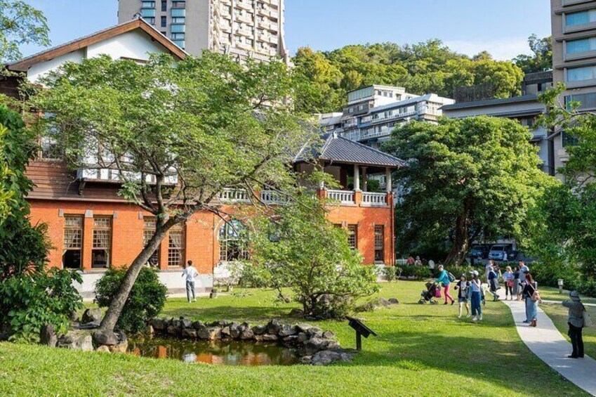 Taiwan TST : Private Tour Yangmingshan, Beitou, Tamsui 10 hrs