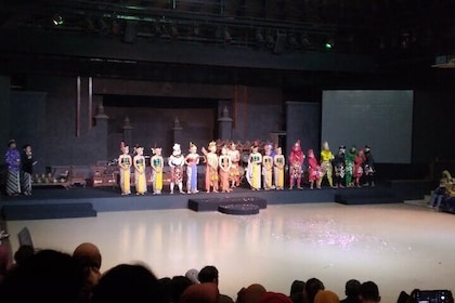 Prambanan Temple and Ramayana Ballet Performance (Day Tour)