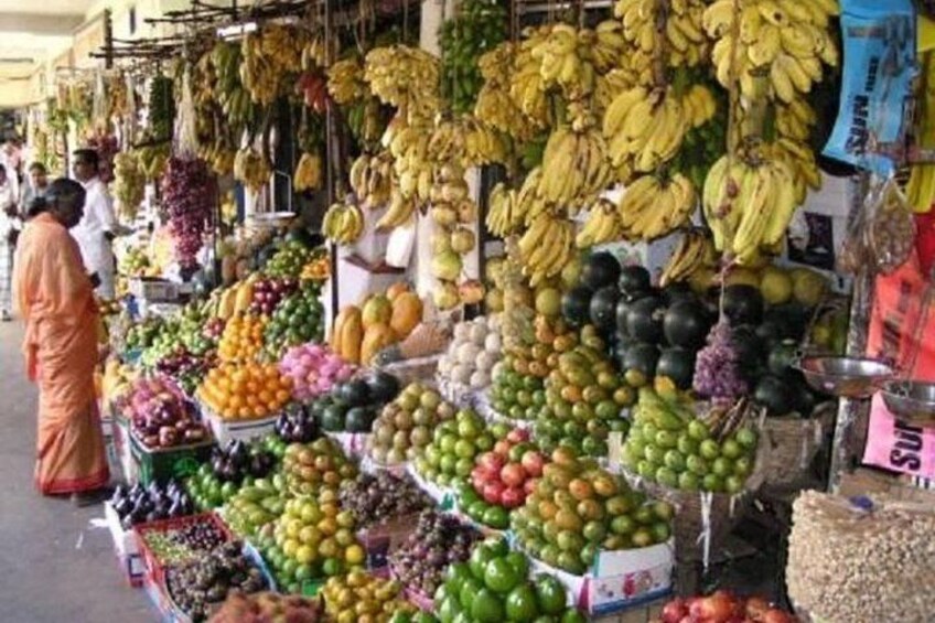Fruit market 