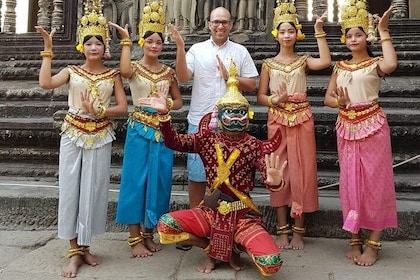 Siem Reap Tour Guide ( VIP Private Sunrise Tour, Angkor Wat, Bayon & Ta Pro...