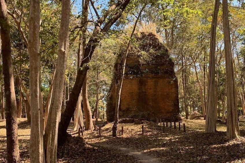 Siem Reap to Kampong Thom (Sambor Prei Kuk Temples Group)