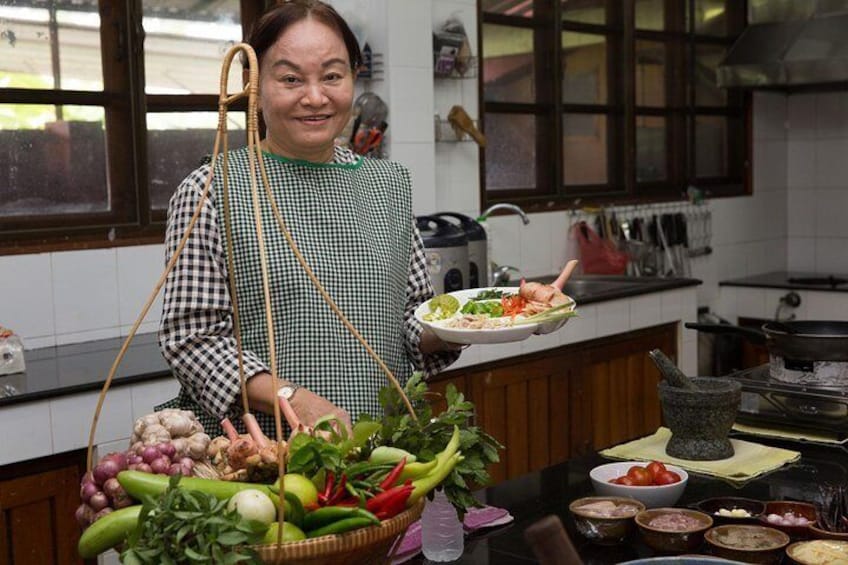Private Cooking Class in Beautiful Chiang Mai Home with Transfers
