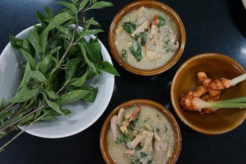 Pea's classic green Thai curry