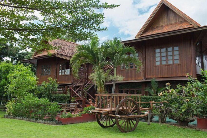 Cook authentic Thai in a traditional teak home