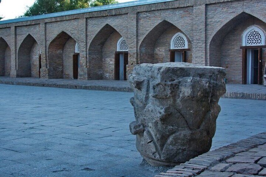 Medresse and museum of Hisar Fortress 