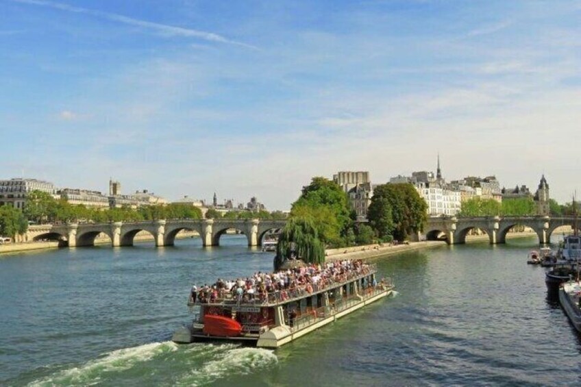 Louvre Museum Ticket & Seine River Cruise