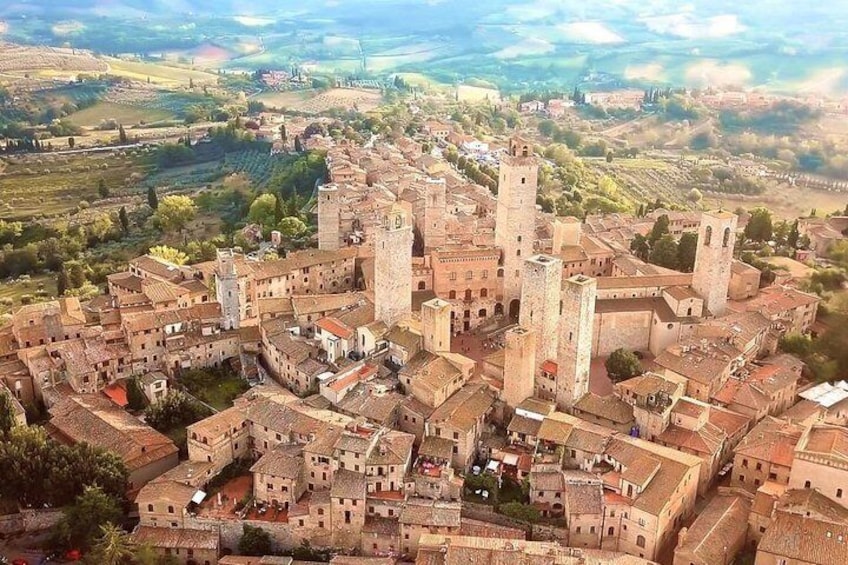 Pisa, Siena, San Gimignano Tour : Lunch and Wine in Chianti Included