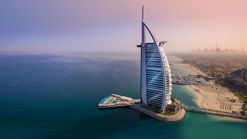Dubai Full-Day Tour including Lunch and Burj Khalifa Visit