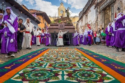 Tour of Catholic Processions During Holy Week in Antigua