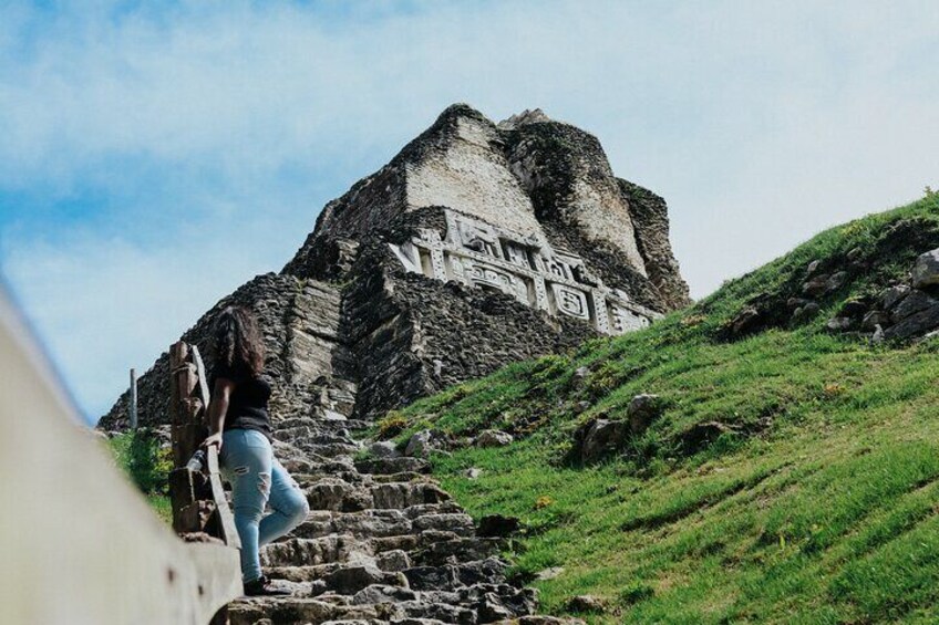 Private Tour to Maya Sites Xunantunich and Cahal Pech