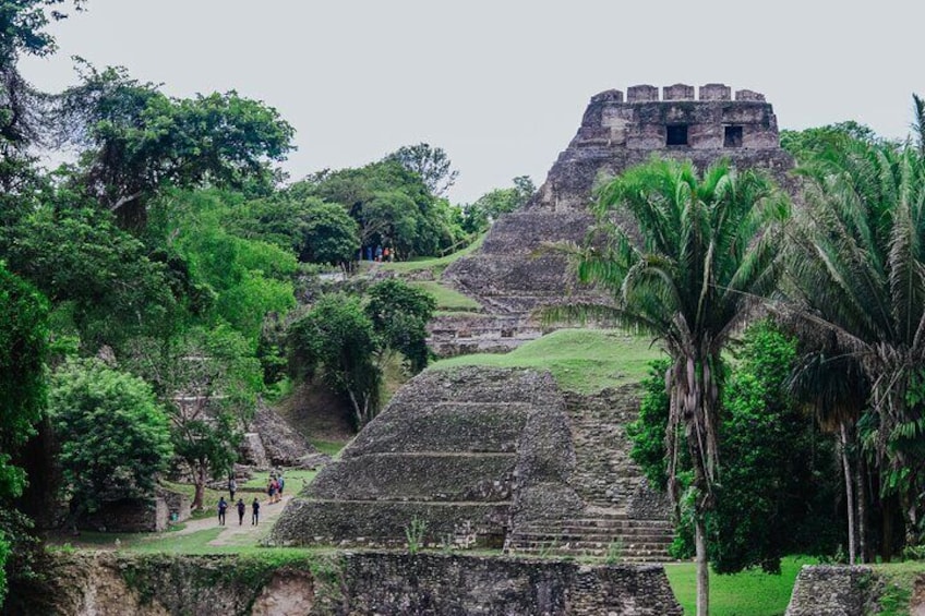 Private Tour to Maya Sites Xunantunich and Cahal Pech