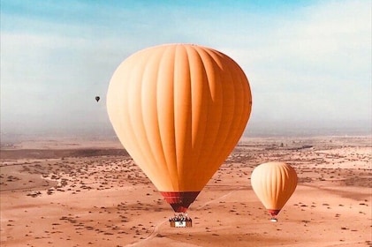 Fahrt im Heißluftballon bei Sonnenaufgang auf dem Atlasgebirge ab Marrakesc...