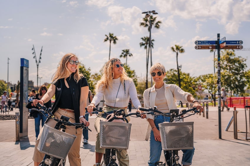 360o Barcelona eBike with Montjuic Cable Car & Boat Ride - Small Group