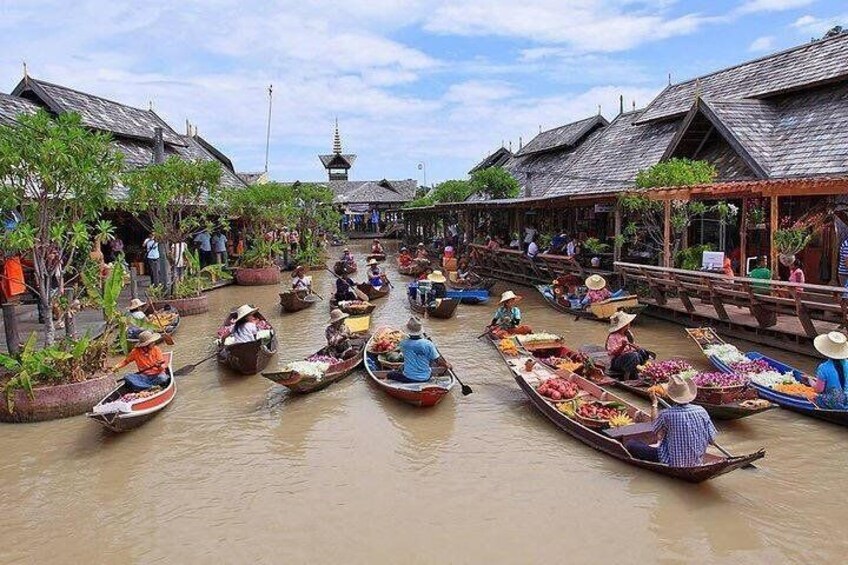 Pattaya Floating Market with Return Transfer