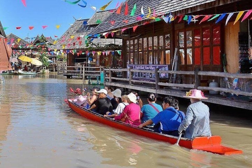 Pattaya Floating Market with Return Transfer