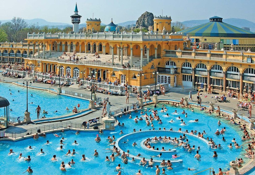 Fast Track Entry to Széchenyi Bath with Pálinka experience