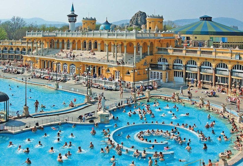 Fast Track Entry to Széchenyi Bath with Pálinka experience