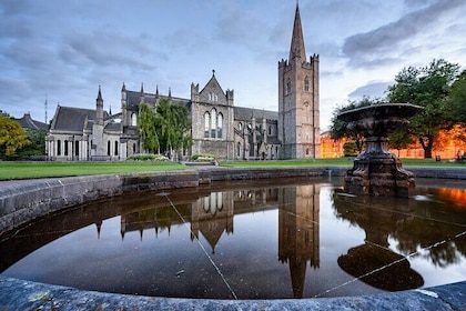 Buitenaardse invasie buiten ontsnappingsspel in Dublin