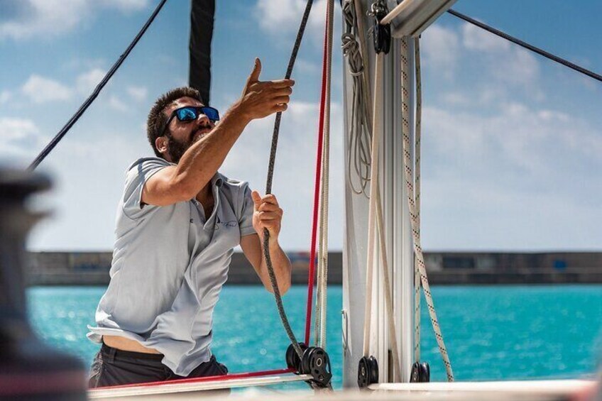 Heraklion: Luxe Catamaran Sailing Cruise to Dia Island with Lunch