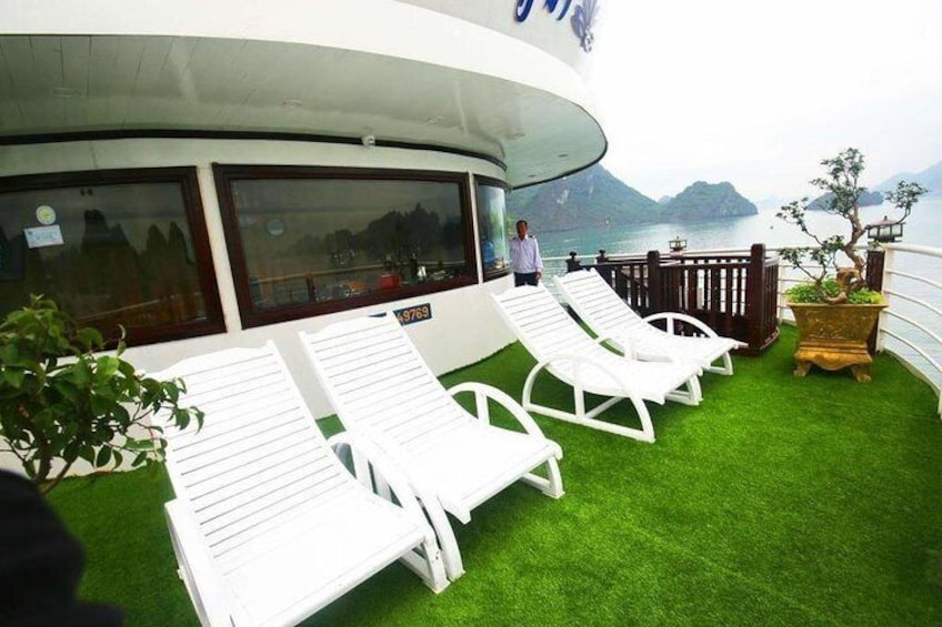 Sapphire Cruise-Luxury Cruise 2 Days 1 Night Tour-Balcony & Bathtub Jacuzzi Room