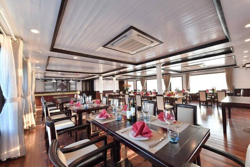 Halong Bay Luxury 3 Days Cruise (2 Nights on Boat - Balcony Cabin)